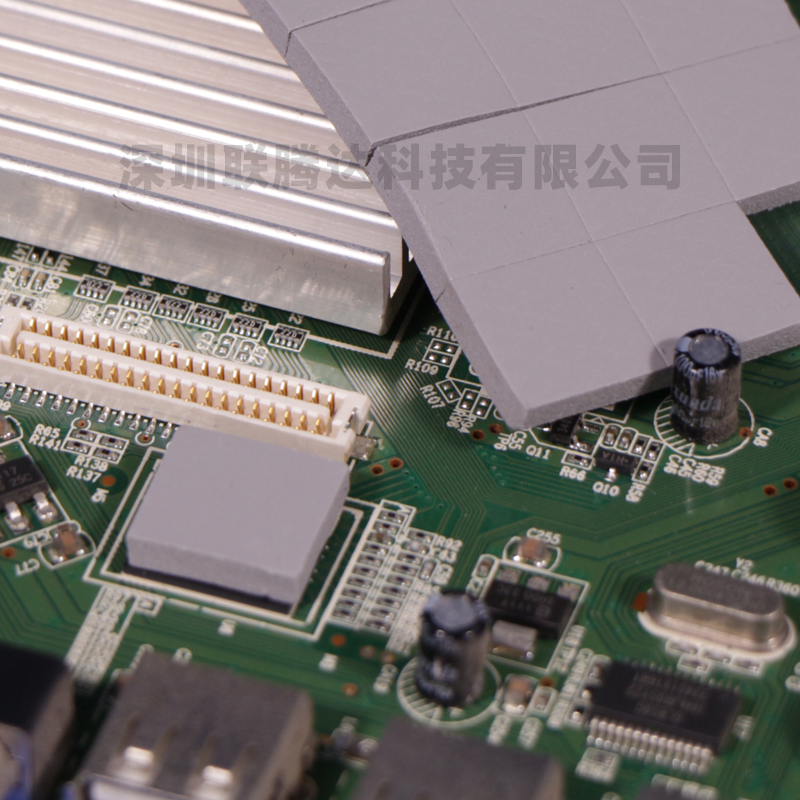 高導(dǎo)熱硅膠片